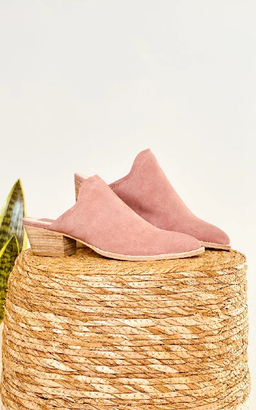 Dolce Vita Shiloh Mule in Blush Suede