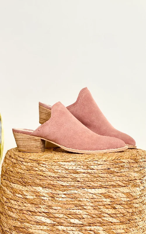 Dolce Vita Shiloh Mule in Blush Suede