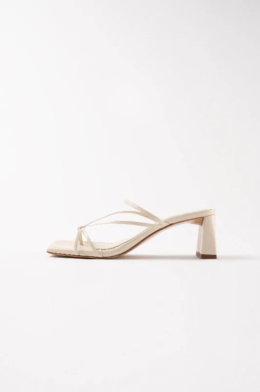 ARANDINA - White Leather Strappy Sandals